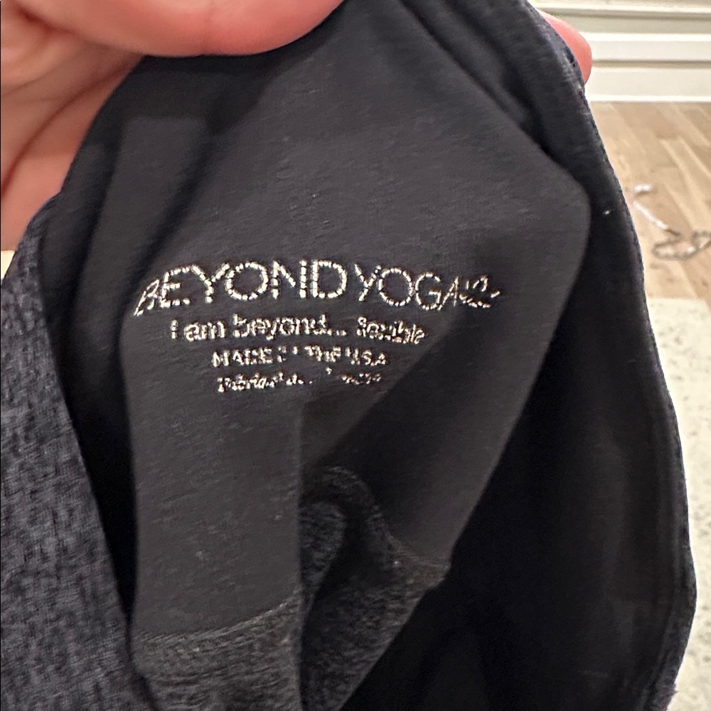 Beyond Yoga Charcoal Leggings - Picture 5 of 7
